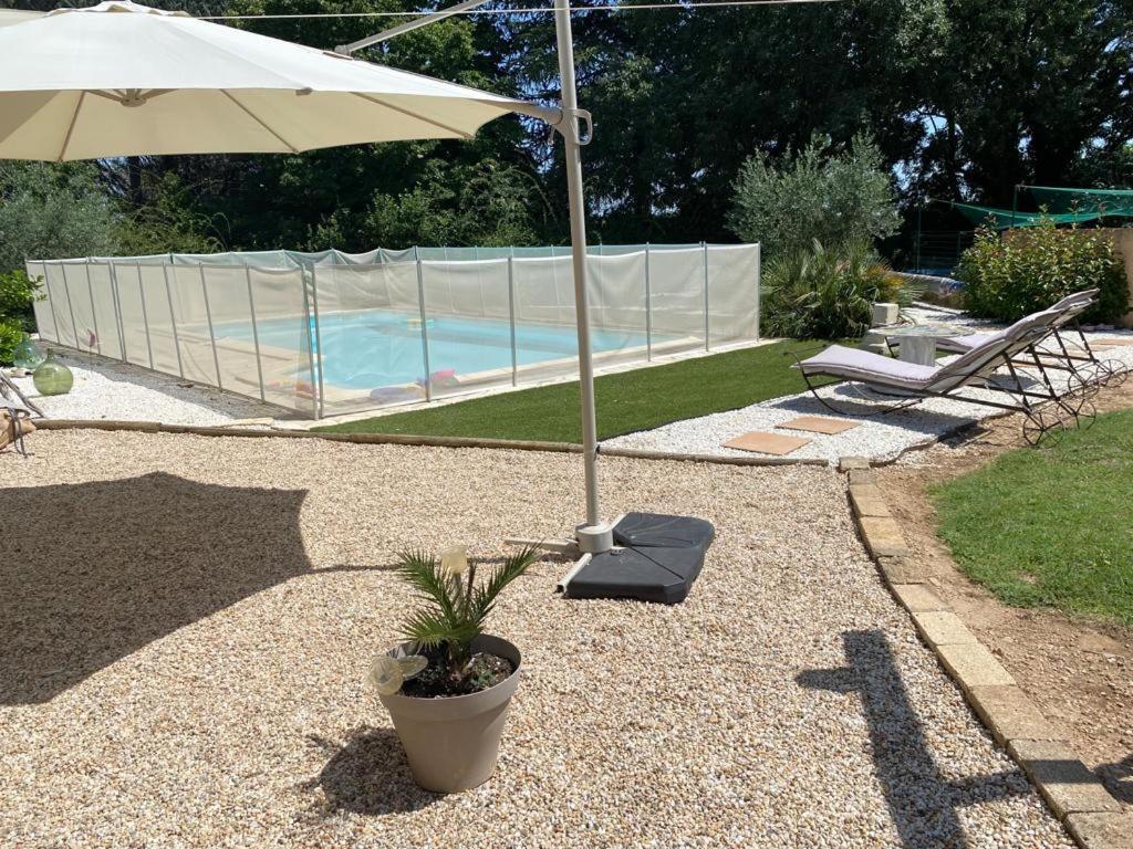 Au Mazet Du Parc Bed & Breakfast Lédenon Екстериор снимка